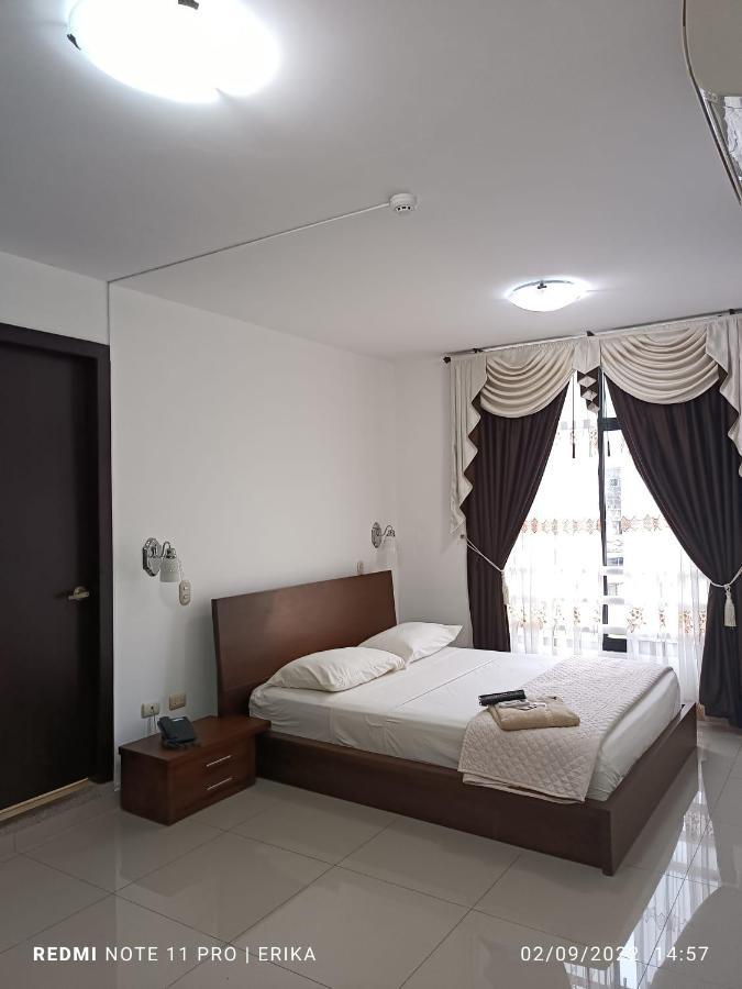 Hotel Quezada Hermanos ซานโต โดมิงโก เด ลอส โคโลราโดส ภายนอก รูปภาพ
