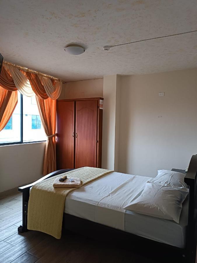 Hotel Quezada Hermanos ซานโต โดมิงโก เด ลอส โคโลราโดส ภายนอก รูปภาพ