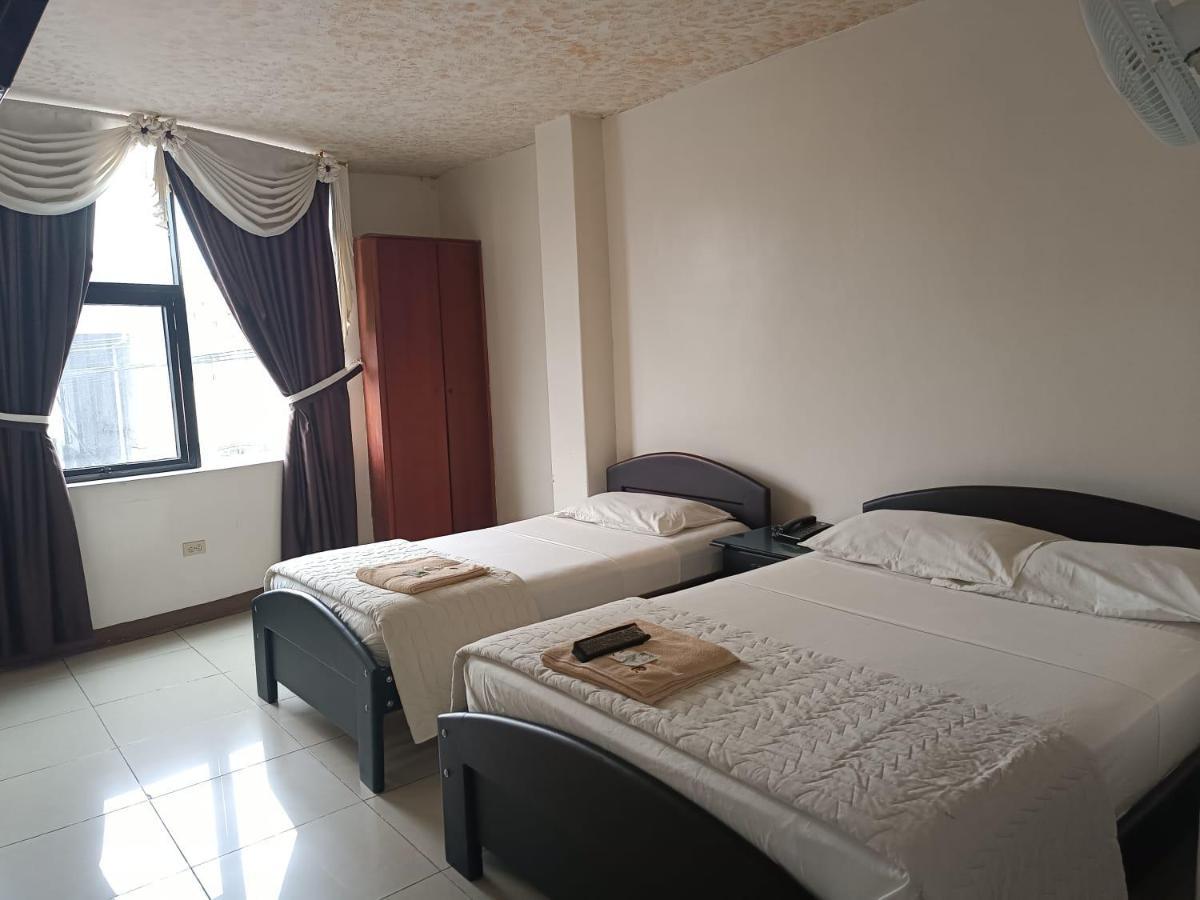 Hotel Quezada Hermanos ซานโต โดมิงโก เด ลอส โคโลราโดส ภายนอก รูปภาพ